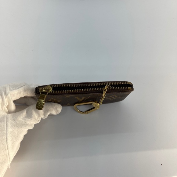 Authentic Louis Vuitton key pouch Monogram - Picture 9 of 11